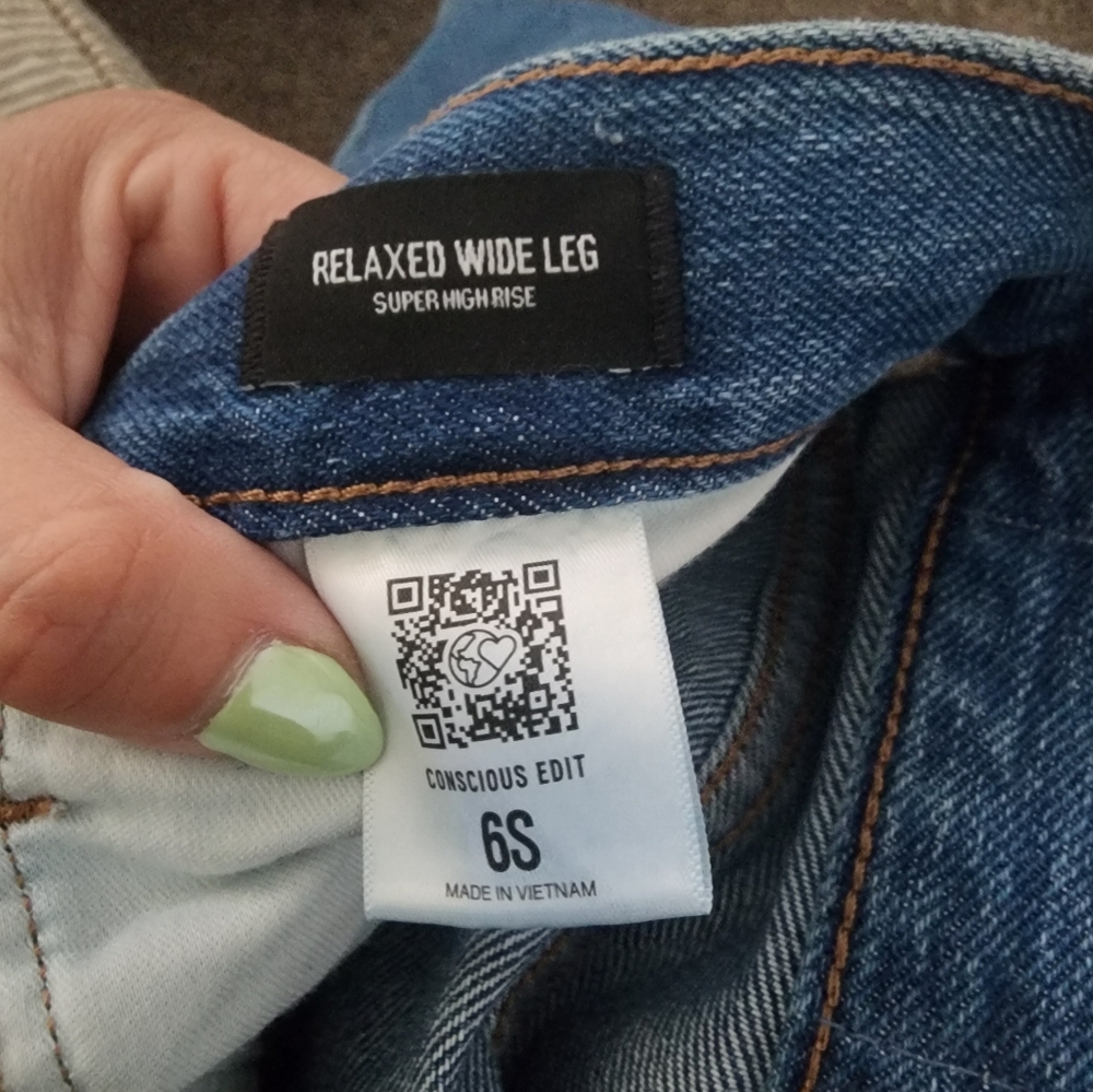 Relaxed Wide Leg Super High Rise Jeans - Blue